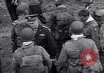 Standbild USA Fallschirmjäger Vereinigtes Königreich, 1944, aus Sekunde 40 historischem Filmmaterial Videoclip 65675075531