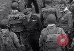 Standbild USA Fallschirmjäger Vereinigtes Königreich, 1944, aus Sekunde 43 historischem Filmmaterial Videoclip 65675075531