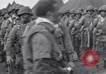 Standbild USA Fallschirmjäger Vereinigtes Königreich, 1944, aus Sekunde 53 historischem Filmmaterial Videoclip 65675075531