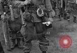 Standbild USA Fallschirmjäger Vereinigtes Königreich, 1944, aus Sekunde 57 historischem Filmmaterial Videoclip 65675075531