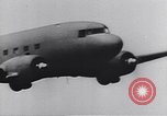 Standbild USA Fallschirmjäger Pacific Theater, 1943, aus Sekunde 3 historischem Filmmaterial Videoclip 65675075534