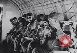Standbild USA Fallschirmjäger Pacific Theater, 1943, aus Sekunde 7 historischem Filmmaterial Videoclip 65675075534