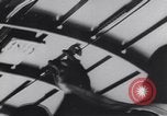 Standbild USA Fallschirmjäger Pacific Theater, 1943, aus Sekunde 15 historischem Filmmaterial Videoclip 65675075534