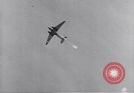 Standbild USA Fallschirmjäger Pacific Theater, 1943, aus Sekunde 40 historischem Filmmaterial Videoclip 65675075534