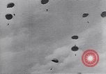 Standbild USA Fallschirmjäger Pacific Theater, 1943, aus Sekunde 51 historischem Filmmaterial Videoclip 65675075534