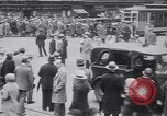 Image jaywalkers New York City USA, 1930, de la seconde 5 séquences d'archives historiques vidéo 65675075545
