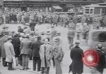 Image jaywalkers New York City USA, 1930, de la seconde 8 séquences d'archives historiques vidéo 65675075545