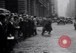 Image jaywalkers New York City USA, 1930, de la seconde 18 séquences d'archives historiques vidéo 65675075545