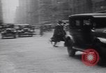 Image jaywalkers New York City USA, 1930, de la seconde 20 séquences d'archives historiques vidéo 65675075545