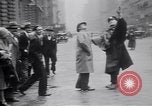 Image jaywalkers New York City USA, 1930, de la seconde 28 séquences d'archives historiques vidéo 65675075545