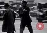 Image jaywalkers New York City USA, 1930, de la seconde 34 séquences d'archives historiques vidéo 65675075545