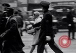 Image jaywalkers New York City USA, 1930, de la seconde 35 séquences d'archives historiques vidéo 65675075545