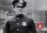 Image jaywalkers New York City USA, 1930, de la seconde 44 séquences d'archives historiques vidéo 65675075545