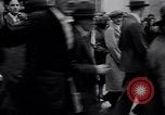 Image jaywalkers New York City USA, 1930, de la seconde 51 séquences d'archives historiques vidéo 65675075545