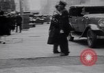 Image jaywalkers New York City USA, 1930, de la seconde 57 séquences d'archives historiques vidéo 65675075545