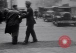 Image jaywalkers New York City USA, 1930, de la seconde 59 séquences d'archives historiques vidéo 65675075545