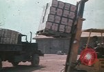 Standbild Montagnards angehören Soldaten Pleiku Süd Vietnam, 1969, aus Sekunde 5 historischem Filmmaterial Videoclip 65675075554