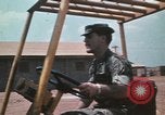 Standbild Montagnards angehören Soldaten Pleiku Süd Vietnam, 1969, aus Sekunde 28 historischem Filmmaterial Videoclip 65675075554