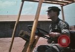 Standbild Montagnards angehören Soldaten Pleiku Süd Vietnam, 1969, aus Sekunde 32 historischem Filmmaterial Videoclip 65675075554