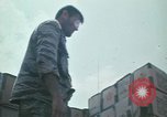 Standbild Montagnards angehören Soldaten Pleiku Süd Vietnam, 1969, aus Sekunde 39 historischem Filmmaterial Videoclip 65675075554