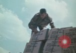 Standbild Montagnards angehören Soldaten Pleiku Süd Vietnam, 1969, aus Sekunde 47 historischem Filmmaterial Videoclip 65675075554