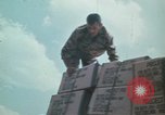 Standbild Montagnards angehören Soldaten Pleiku Süd Vietnam, 1969, aus Sekunde 49 historischem Filmmaterial Videoclip 65675075554