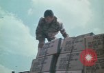 Standbild Montagnards angehören Soldaten Pleiku Süd Vietnam, 1969, aus Sekunde 51 historischem Filmmaterial Videoclip 65675075554