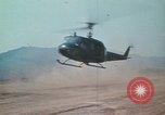 Standbild Montagnards angehören Soldaten Pleiku Süd Vietnam, 1969, aus Sekunde 61 historischem Filmmaterial Videoclip 65675075554