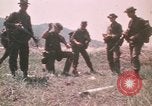 Standbild Montagnards angehören Soldaten Pleiku Süd Vietnam, 1969, aus Sekunde 18 historischem Filmmaterial Videoclip 65675075555