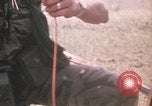 Standbild Montagnards angehören Soldaten Pleiku Süd Vietnam, 1969, aus Sekunde 25 historischem Filmmaterial Videoclip 65675075555