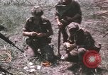 Standbild Montagnards angehören Soldaten Pleiku Süd Vietnam, 1969, aus Sekunde 42 historischem Filmmaterial Videoclip 65675075555