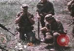 Standbild Montagnards angehören Soldaten Pleiku Süd Vietnam, 1969, aus Sekunde 46 historischem Filmmaterial Videoclip 65675075555