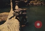 Image Montagnard soldats Pleiku Sud Vietnam, 1969, de la seconde 35 séquences d'archives historiques vidéo 65675075558
