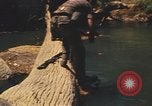 Image Montagnard soldats Pleiku Sud Vietnam, 1969, de la seconde 40 séquences d'archives historiques vidéo 65675075558