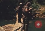 Image Montagnard soldats Pleiku Sud Vietnam, 1969, de la seconde 46 séquences d'archives historiques vidéo 65675075558
