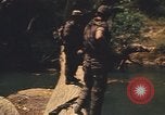 Image Montagnard soldats Pleiku Sud Vietnam, 1969, de la seconde 48 séquences d'archives historiques vidéo 65675075558