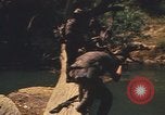 Image Montagnard soldats Pleiku Sud Vietnam, 1969, de la seconde 50 séquences d'archives historiques vidéo 65675075558