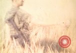 Standbild Montagnards angehören Soldaten Pleiku Süd Vietnam, 1969, aus Sekunde 1 historischem Filmmaterial Videoclip 65675075559