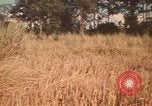 Standbild Montagnards angehören Soldaten Pleiku Süd Vietnam, 1969, aus Sekunde 46 historischem Filmmaterial Videoclip 65675075559