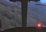Standbild UH-1B Hubschrauber Nha Trang Vietnam, 1968, aus Sekunde 50 historischem Filmmaterial Videoclip 65675075574