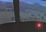 Standbild UH-1B Hubschrauber Nha Trang Vietnam, 1968, aus Sekunde 57 historischem Filmmaterial Videoclip 65675075574