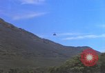 Image UH-1B hélicoptère Nha Trang Vietnam, 1968, de la seconde 60 séquences d'archives historiques vidéo 65675075576