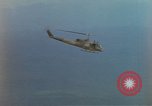 Image UH-1B hélicoptère Nha Trang Vietnam, 1968, de la seconde 4 séquences d'archives historiques vidéo 65675075577