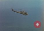 Image UH-1B hélicoptère Nha Trang Vietnam, 1968, de la seconde 5 séquences d'archives historiques vidéo 65675075577