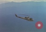Image UH-1B hélicoptère Nha Trang Vietnam, 1968, de la seconde 8 séquences d'archives historiques vidéo 65675075577