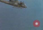 Image UH-1B hélicoptère Nha Trang Vietnam, 1968, de la seconde 18 séquences d'archives historiques vidéo 65675075577
