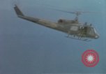 Image UH-1B hélicoptère Nha Trang Vietnam, 1968, de la seconde 20 séquences d'archives historiques vidéo 65675075577