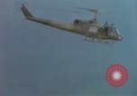 Image UH-1B hélicoptère Nha Trang Vietnam, 1968, de la seconde 25 séquences d'archives historiques vidéo 65675075577