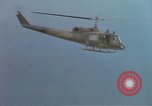 Image UH-1B hélicoptère Nha Trang Vietnam, 1968, de la seconde 28 séquences d'archives historiques vidéo 65675075577