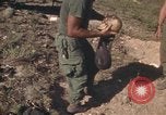Standbild USA Soldaten Vietnam, 1972, aus Sekunde 36 historischem Filmmaterial Videoclip 65675075585